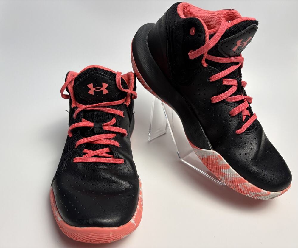 Under Armour PS Jet '21 Unisex Basketball Shoe Black/Pink/Noir Size 6Y